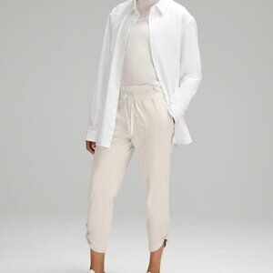 Lululemon Women's Dance Studio Mid-Rise Cropped Pant Off White Size